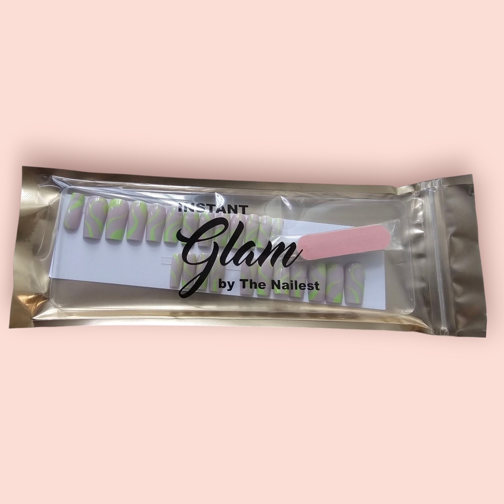 NEW The Nailest Instant Glam Press on Nails - Swirl and Square Shaped